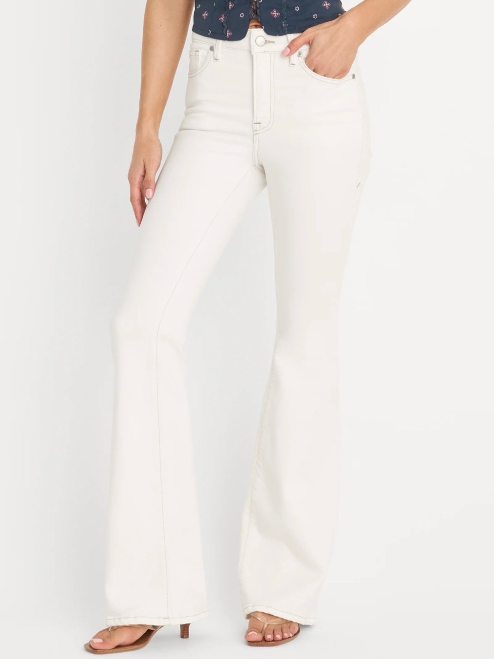 Good American Off-White Mid-Rise with Flared leg Jeans,size 8/29